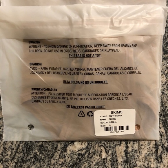 Fits Everybody Thong - Picture 4 of 6